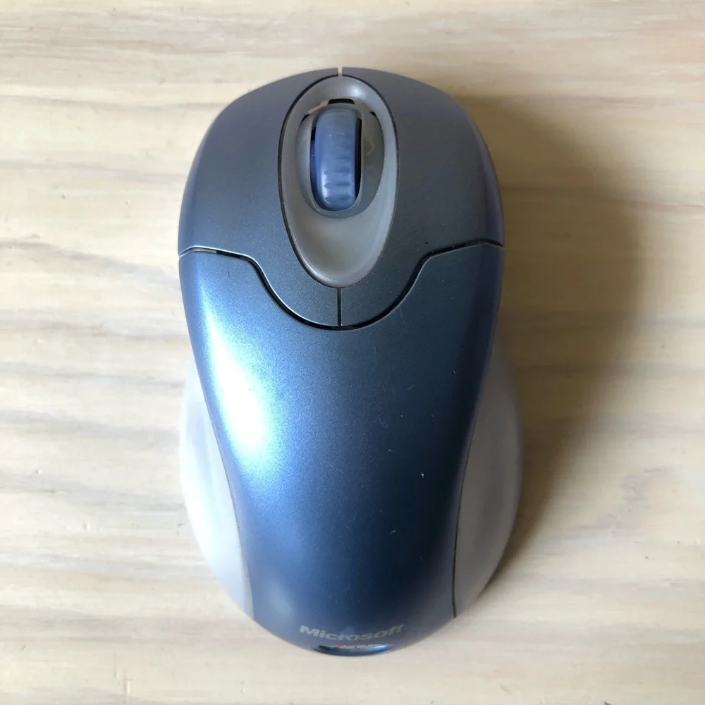Microsoft Wireless Optical Mouse & USB 2.0 Receiver Cable
